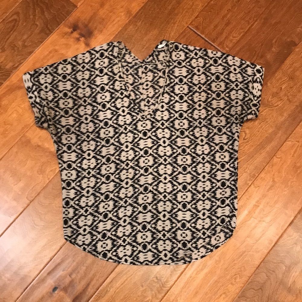 Lush by Nordstrom Tribal Print Oversized V-Neck Blouse size XS